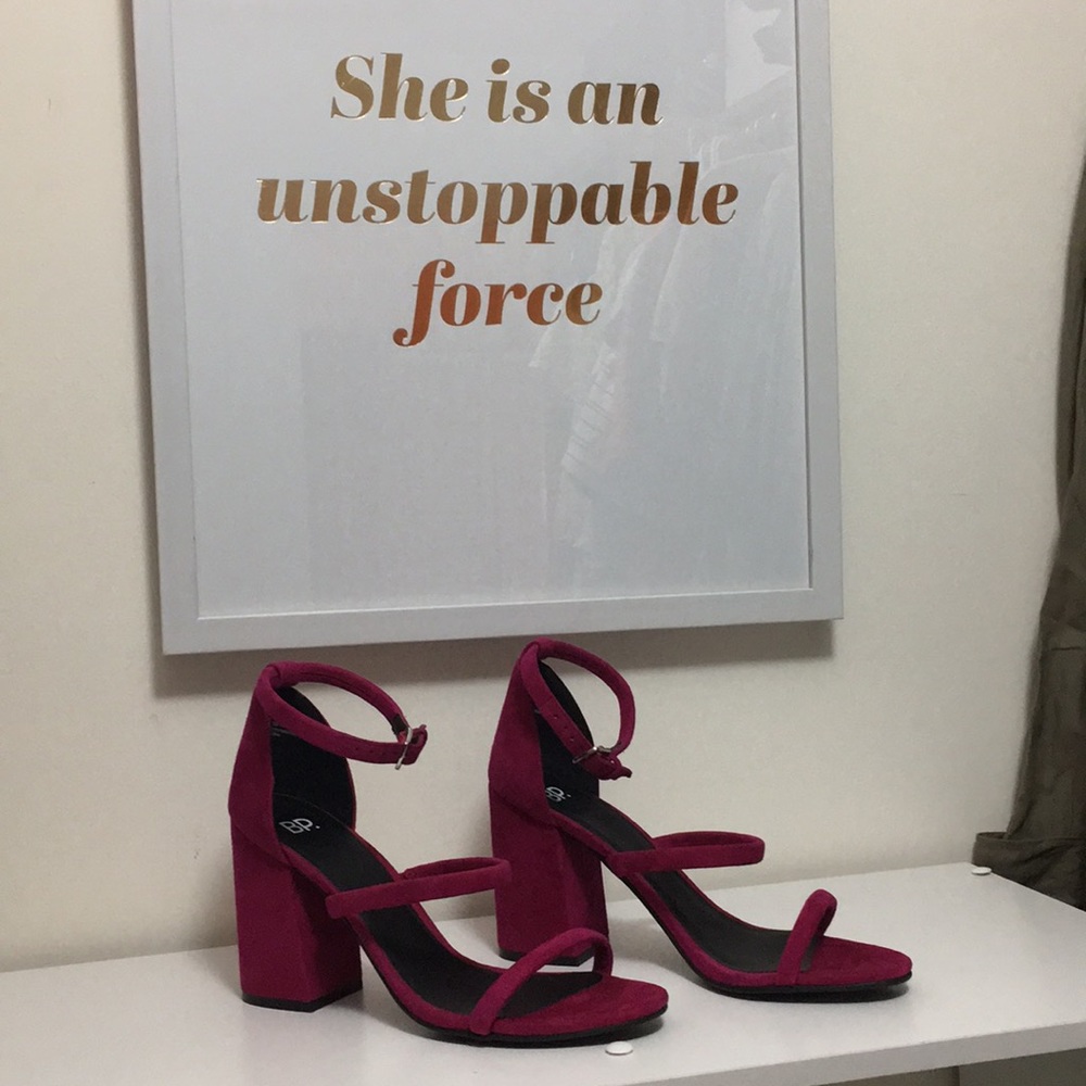 Like New Pink Strappy BP. Heeled Sandals Size 9